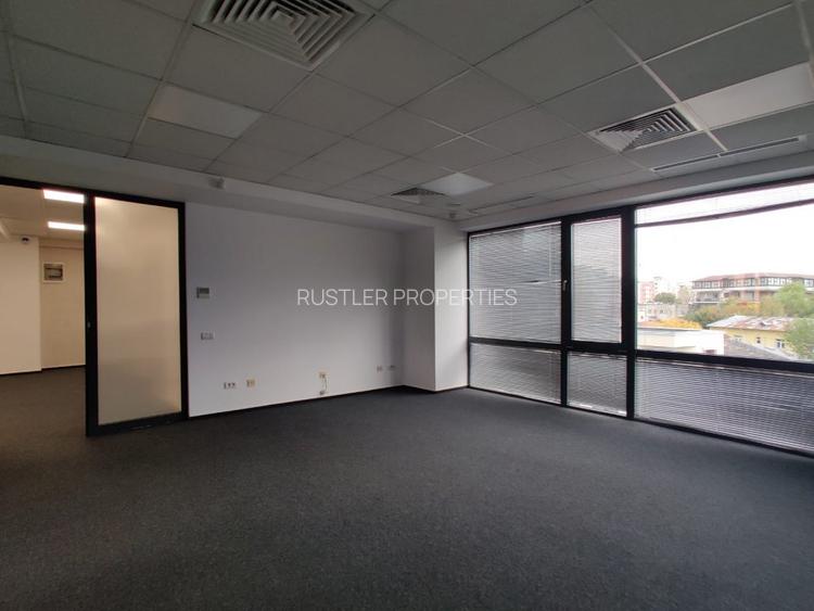 Spațiu de inchiriat pentru birouri in cladirea Dacia Business Center - Moșilor - 9