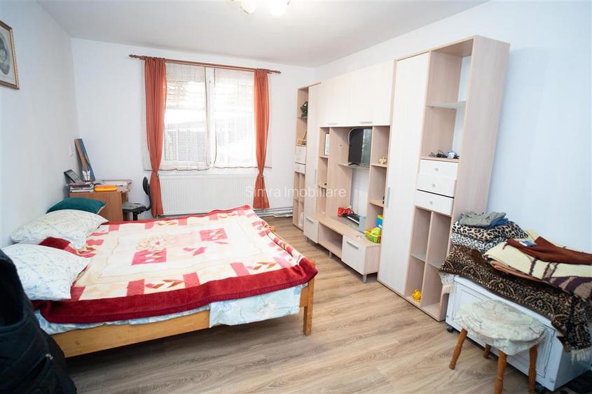 Casa in Rogerius cu spatiu comercial si 3 unitati separate - 4