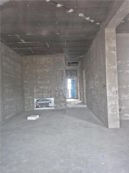 Duplex pe parter - 2 dormitoare - 2 bai - zona in dezvoltare