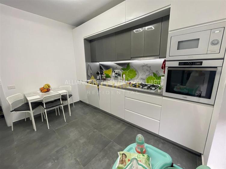 Casa individuala - 300 mp - 5 camere - 3 bai - 6