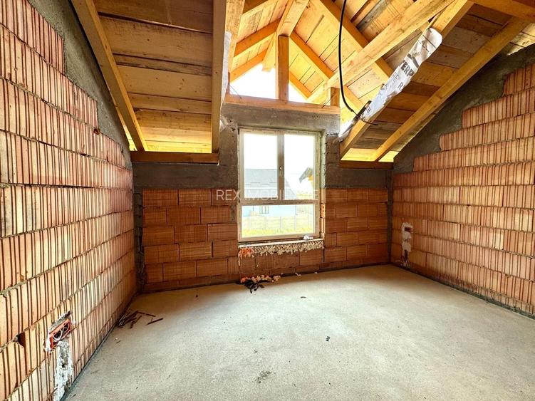 Super pret - Duplex cu 4 camere - teren generos  |Sǎcǎlaz| - 12