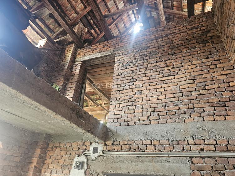 Casă de vacanță în roșu + 6400 mp teren - 5