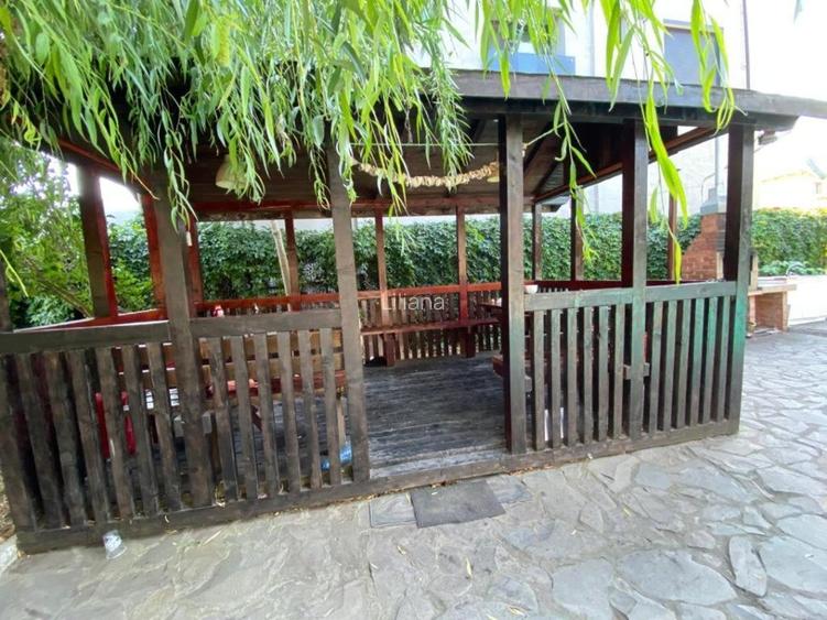 Apartament de vanzare cu vedere la piscina - 10