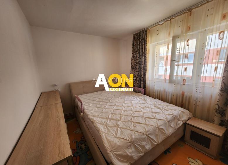 De vanzare apartament 3 camere, etaj intermediar, Cetate - 4