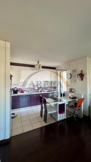 De vanzare - 3 camere decomandat etaj 4 - Splaiul Unirii - 5