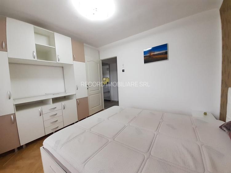 Ap 2 cam decomandat et.5 din 9,lift str.1 Decembrie 1918 Grigorescu - 9