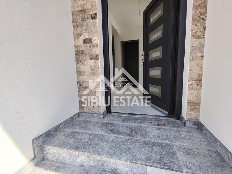Casa noua cu garaj, pivnita, curte mare - 10