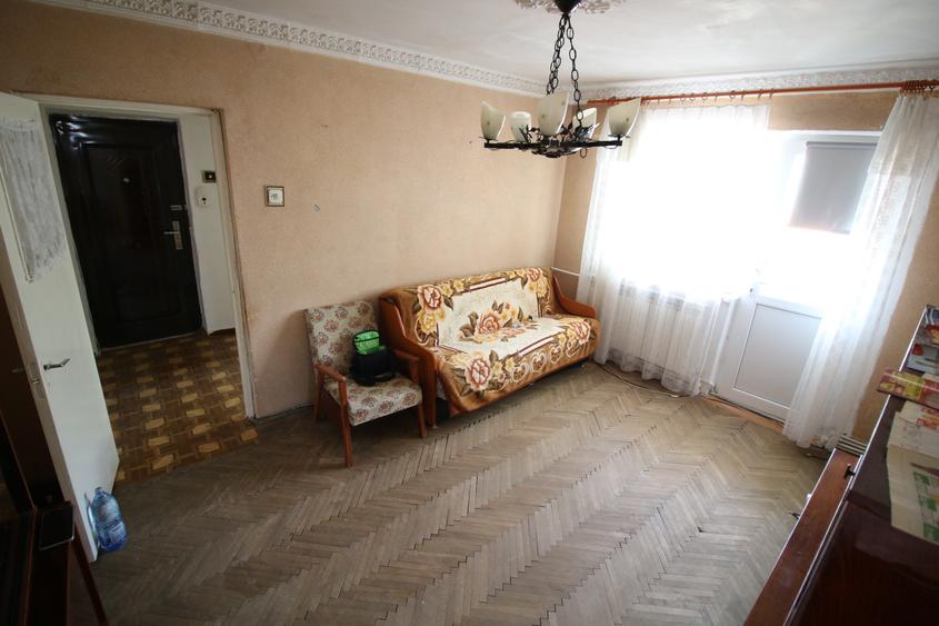 Apartament 2 camere, 2 balcoane, centrala termica, liber