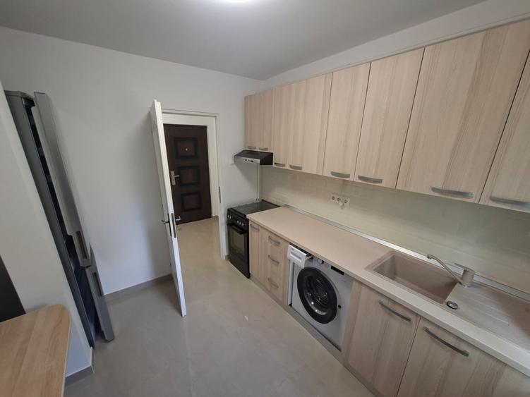 Apartament cu 2 camere, etajul 3/4, zona Podu de Piatra