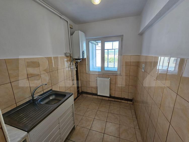 Garsonieră decomandată 31 mp, etaj 2, Cugir – spațioasă și bine compartimentată
