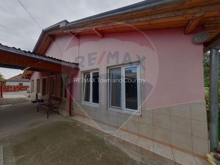 Casă / Vilă cu 16 camere de vânzare în zona Bobâlna - 25