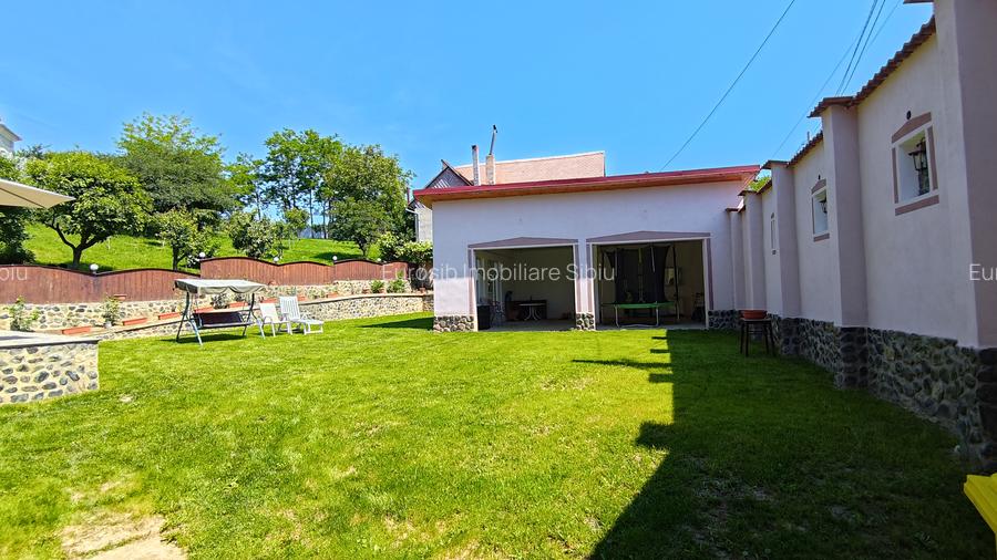 Casa individuala 4 dormitoare - garaj - teren 1457 mp in Sibiu Mohu - 2