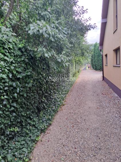 VILA IN REGIM DE INALTIME PARTER SI ETAJ ULTRAFINISATA PE 19 ARI TEREN - 18