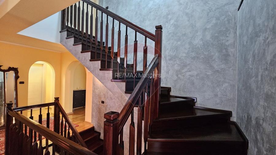 Casă / Vilă de lux cu 8 camere de vânzare in Obcini, Suceava - 50