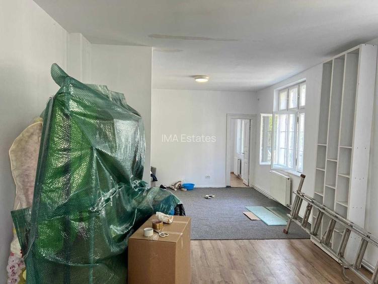 Vila Capitale, pentru birouri sau activitati comerciale, in curs de renovare - 4
