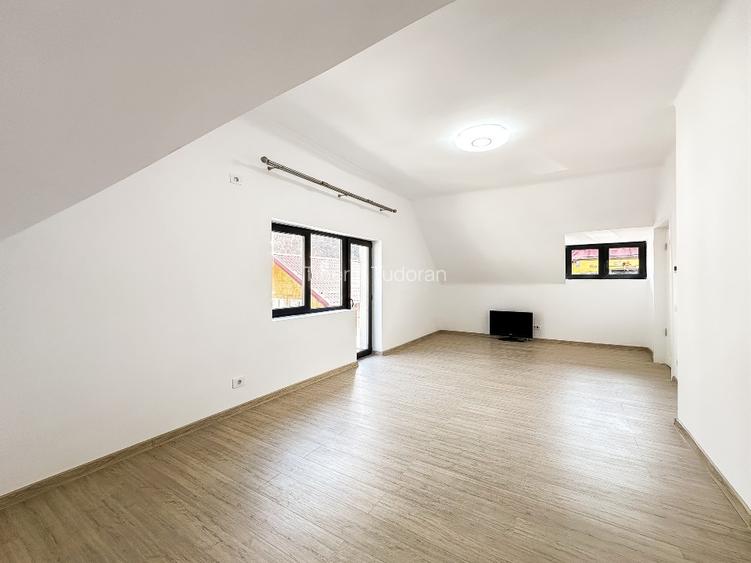 Vilă 6 camere complet renovata, disponibilă imediat, pret 269000 euro  URGENT - 10