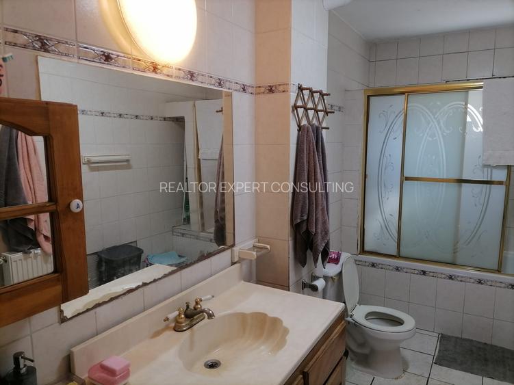 Vila S+P+1, cu teren mare, situata central in Eforie Sud, ideal pensiune. - 12