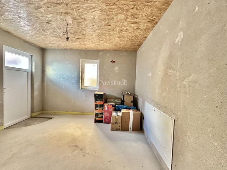 Casă individuală de vanzare  cu garaj și curte proprie – Hălchiu - 10