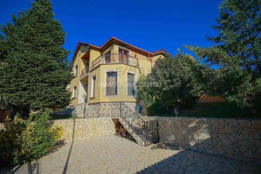 De vânzare vilă cu 7 camere, drum privat, în zona de Dealuri - 32