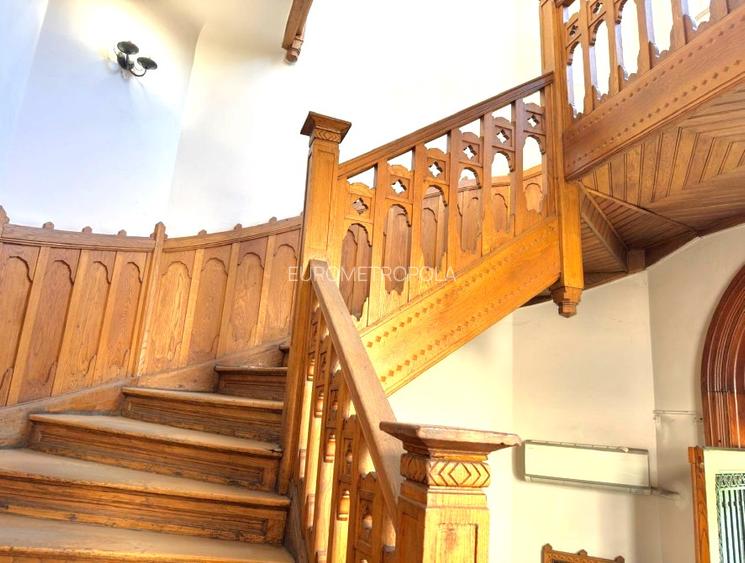 Vila cu arhitectura spectaculoasa Dacia - 12