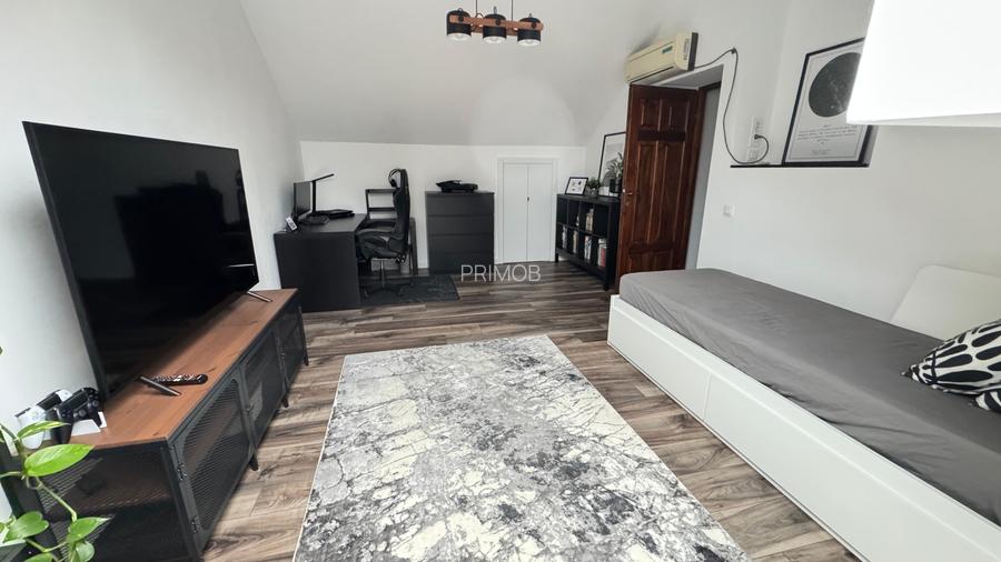 Cocheta,renovata 2024, P+M,in zona linistita de case,strada lata,teren generos - 8