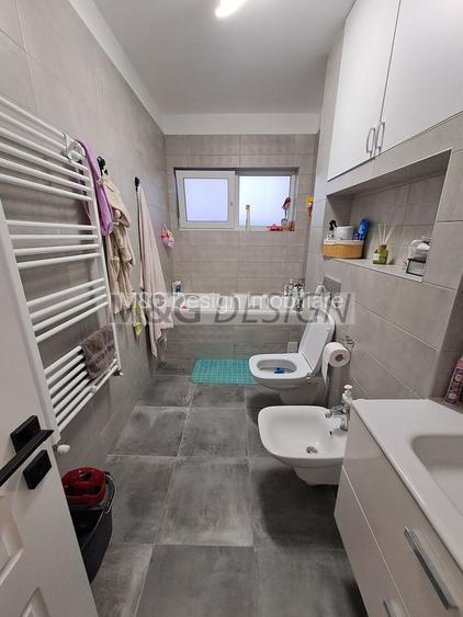 3 camere  bloc nou, 80 mp utili , balcon de 20 m - 30