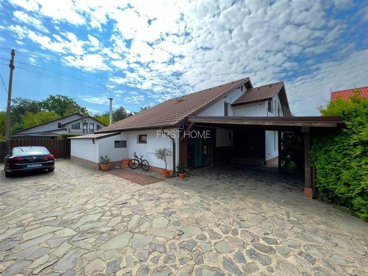 Vilă spectaculoasă la poalele Crângului Petresti - 4