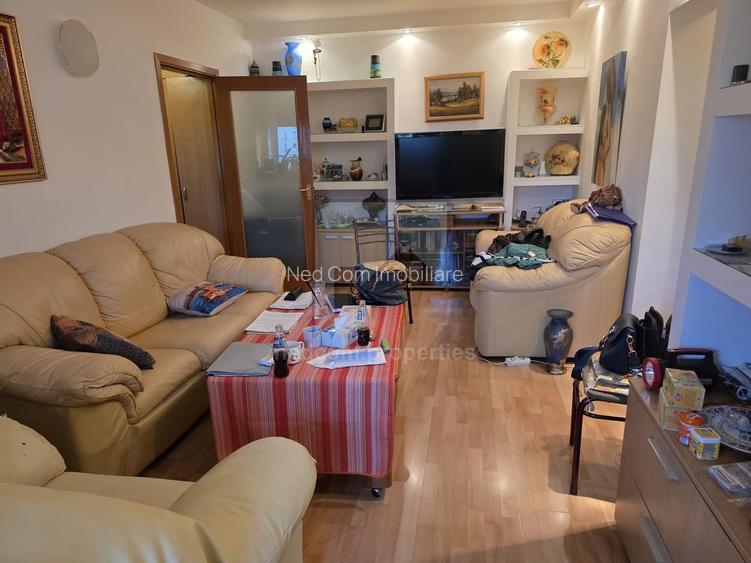 Vanzare apartament 2 camere Lizeanu - 2