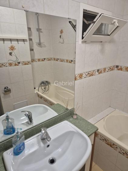 Închiriez apartament 3 camere  - 12