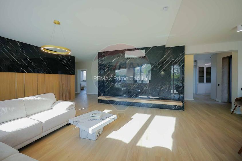 De vânzare Vilă cu 8 camere în Sânmartin, 290 mp util, teren 1100 mp - 2