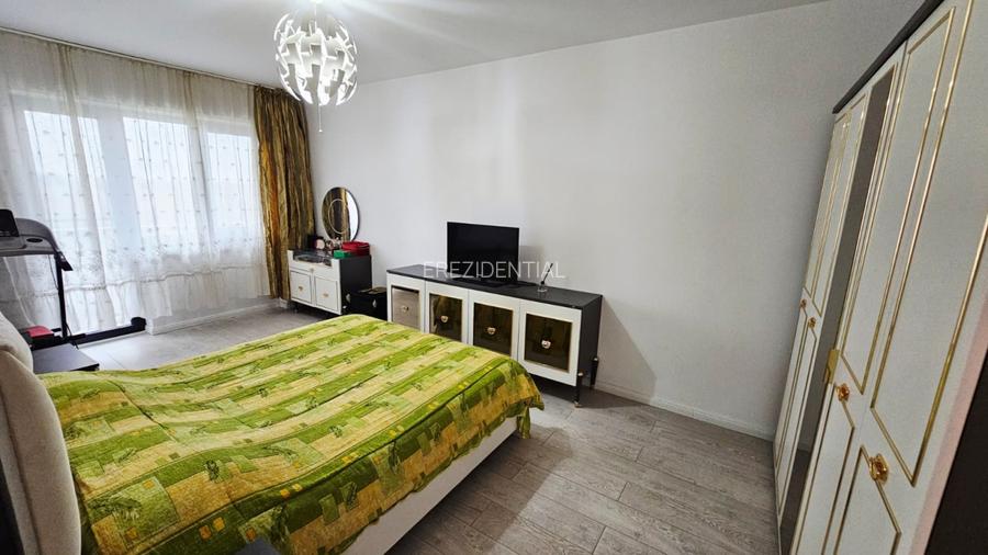 Apartament modern cu 4 camere, decomandat, in zona Piata Presei Libere - 13