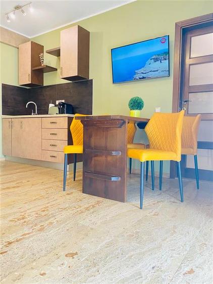 Hotel 4 studiouri 4 camere duble parcare zona Centrala