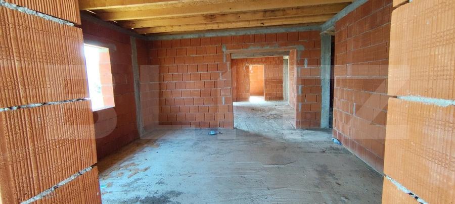 Casa la Rosu , 190 mp , teren 1657 mp , central , zona Viile Satu Mare