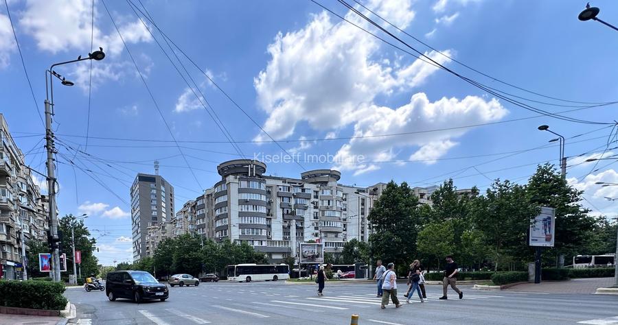 Piața Unirii.Spatiu comercial stradal - 2