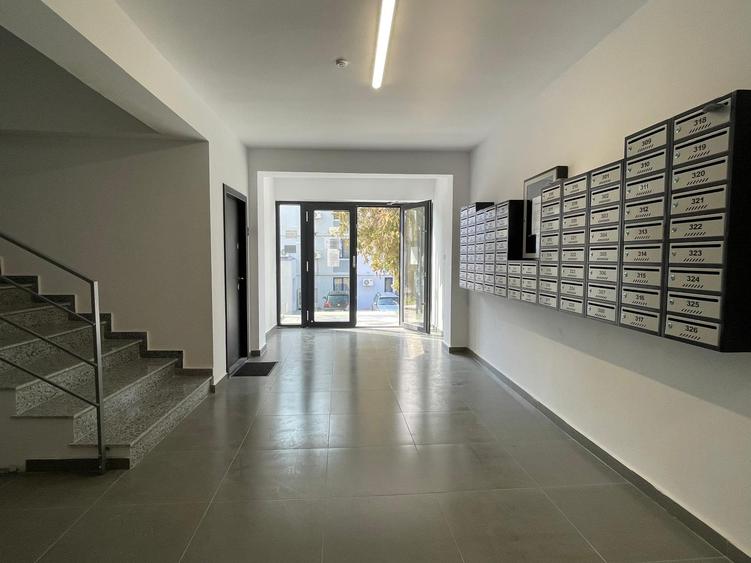 Bd. Mamaia - garsoniera noua pentru birou/cabinet, imbunatatiri, centrala gaz