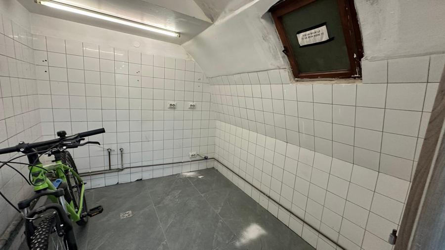 Spatiu comercial zona centrala 55mp+curte 30mp