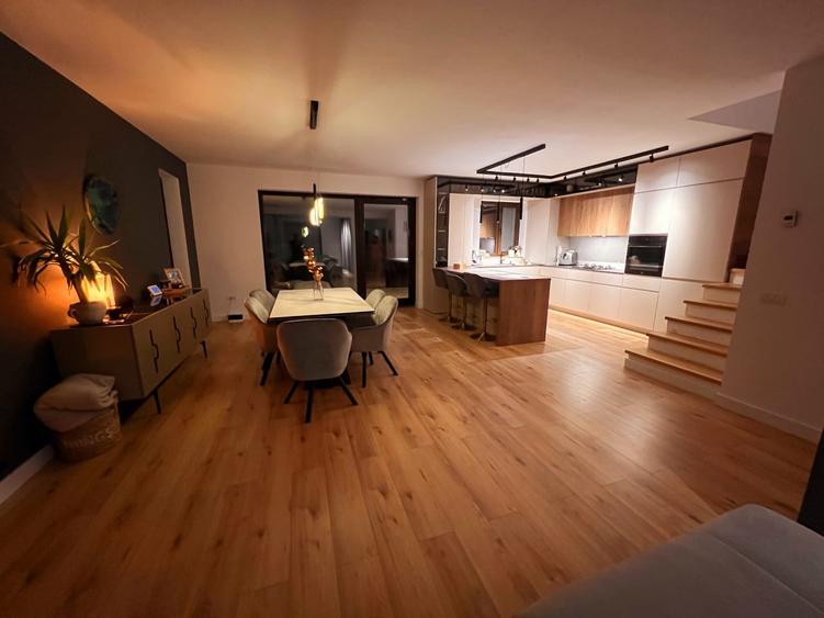 Complex case individuale cuplate in duplex langa padure