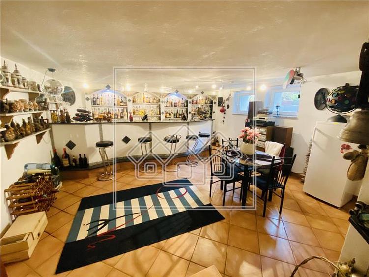 Vila individuala in Avrig - confort lux - 7 camere, 4 bai, 2 balcoane
