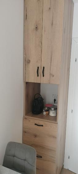 Apartamentul se vinde mobilat  utilat și mai dispune de 11 m de balcon .Seîntr-