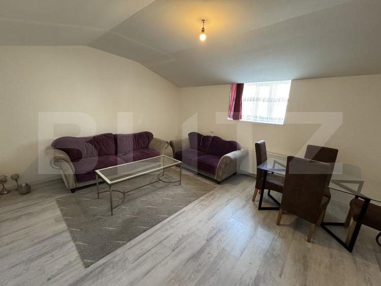 Apartament 2 camere, semidecomandat, curte 50mp Zona Casa Studentilor
