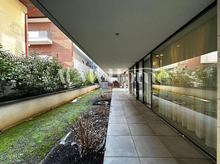 Apartament MODERN cu 4 camere, mobilat partial,finisaje lux, parcare,80mp terasa