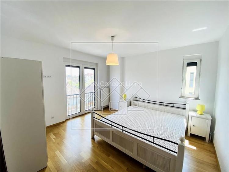 Ap. cu 3 camere si balcon mare, mobilat, Ansamblul Cibinium - 4
