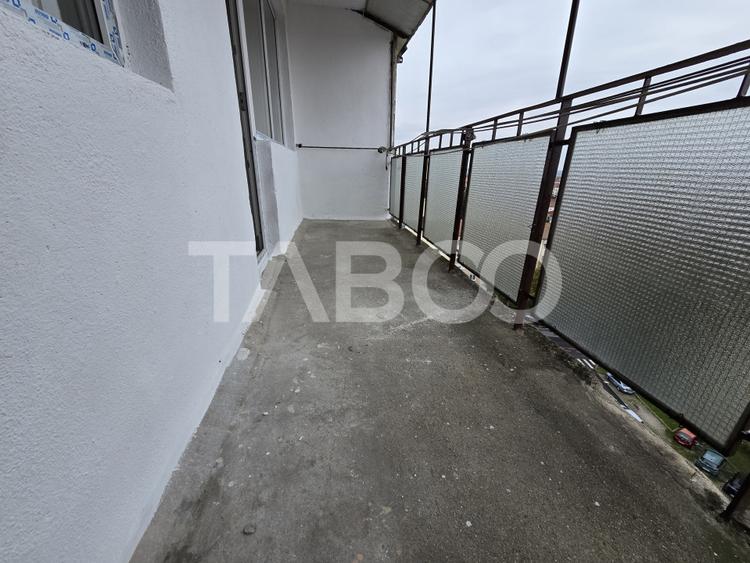 Apartament decomandat de vanzare cu 3 camere balcon zona Mihai Viteazu