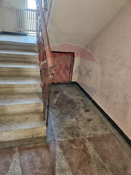 Casă / Vilă cu 6 camere de vânzare în zona Ultracentral