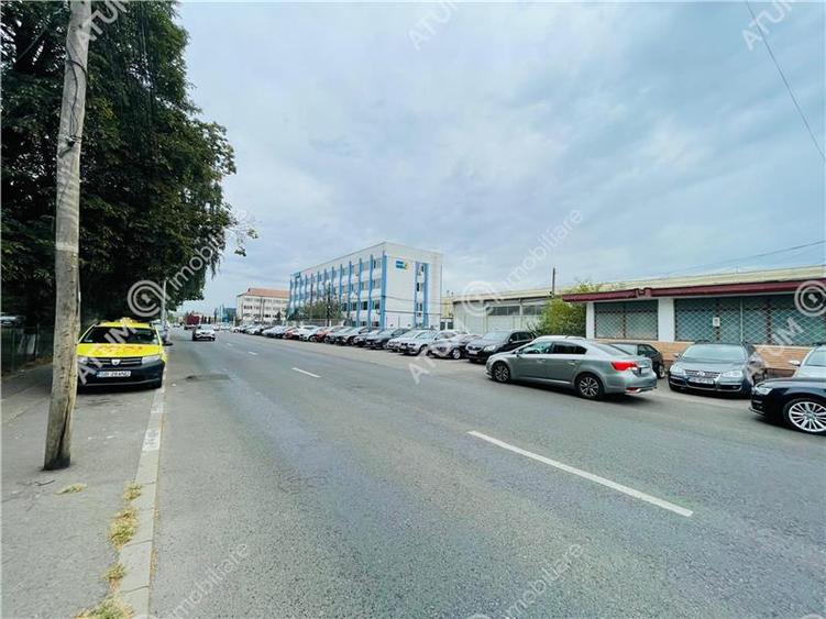 Spatiu comercial cu deschidere stradala de inchiriat zona Compa