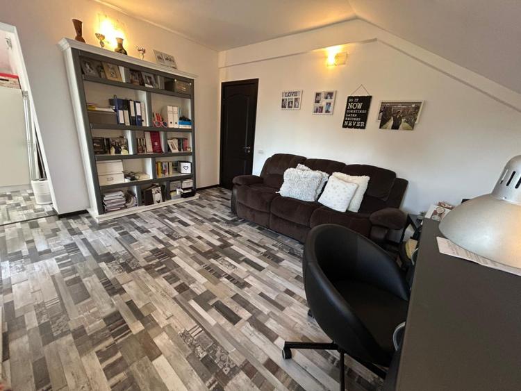 Casa de vanzare , 6 camere , 200 mp , Zona Cetate