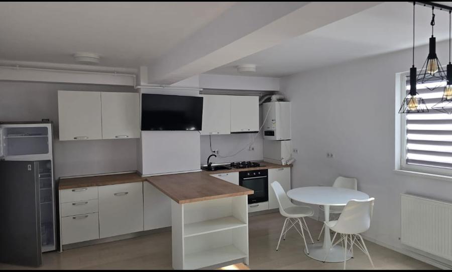 Apartament 4 camere de închiriat, Între Lacuri, zona Iulius Mall