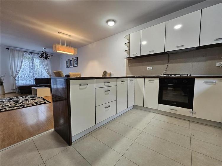 Casa cu 4 camere de inchiriat in Green Valley