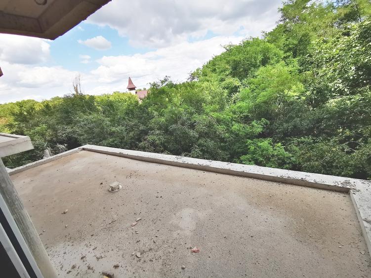 Vanzare la Restaurant 2Cocosi 3 cam lac Sisesti la 3 min metrou Straulesti