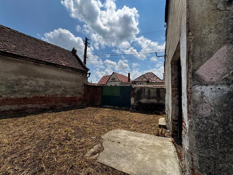 Teren cu constructie de vanzare
